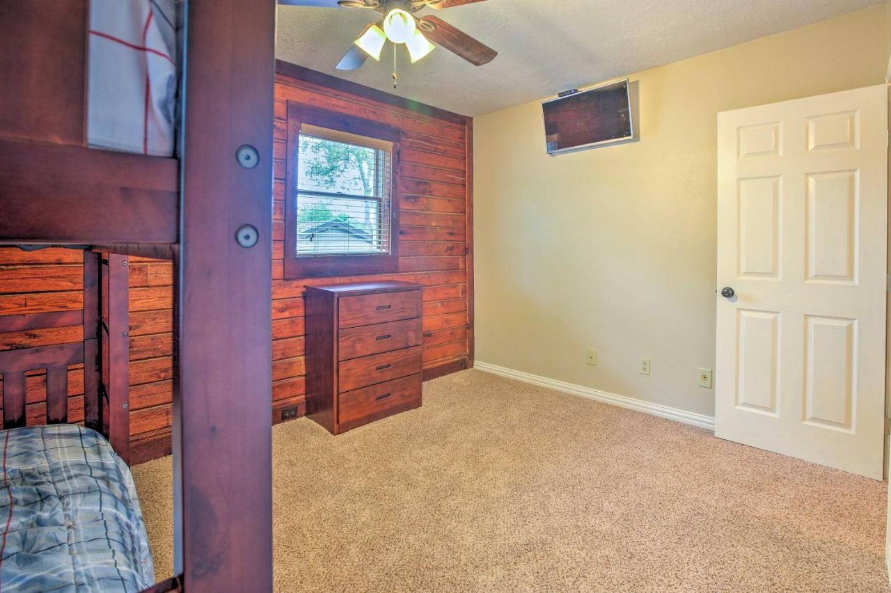 Spacious Kemah Clear Lake Home With Porch And Fire Pit المظهر الخارجي الصورة
