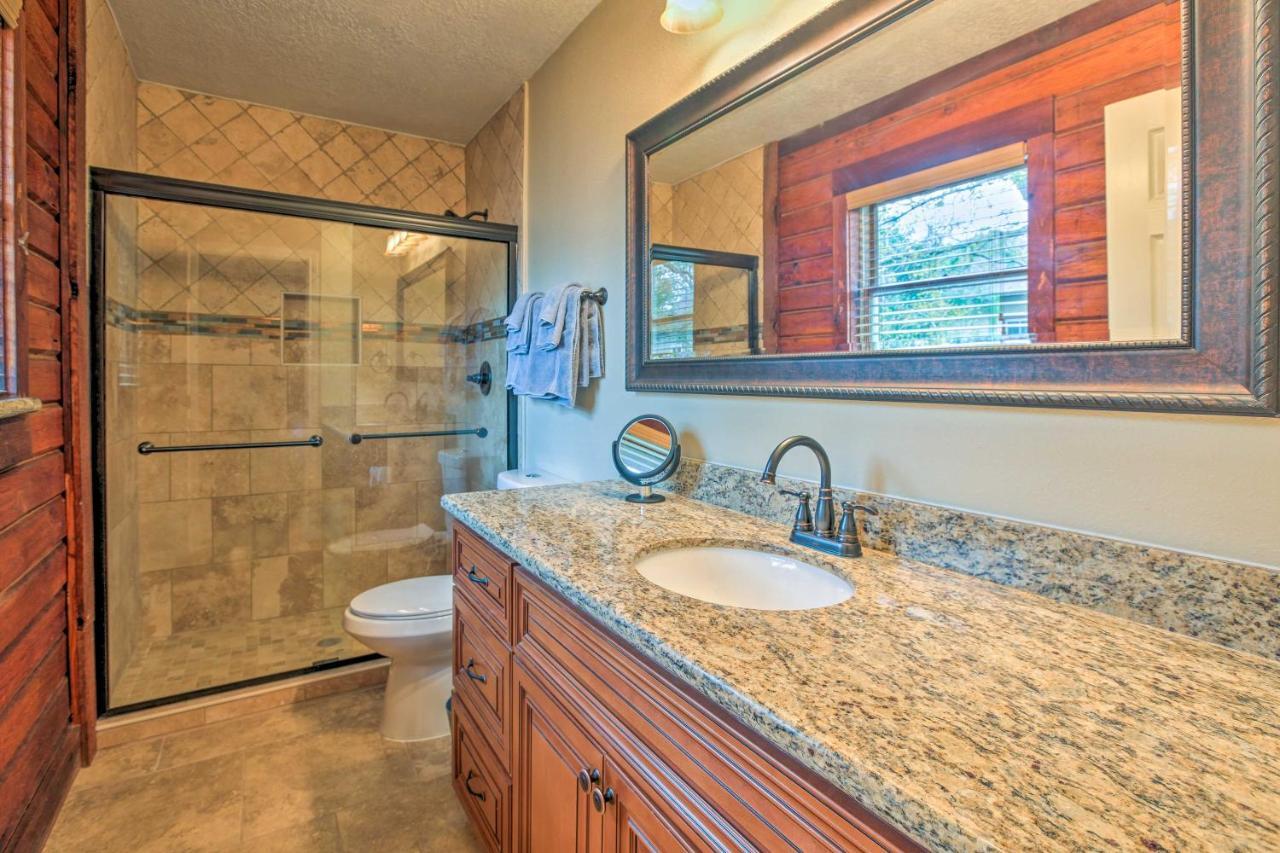 Spacious Kemah Clear Lake Home With Porch And Fire Pit المظهر الخارجي الصورة